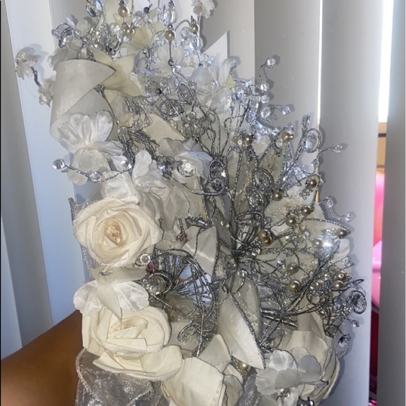 Wedding dress - Picture 6 of 12